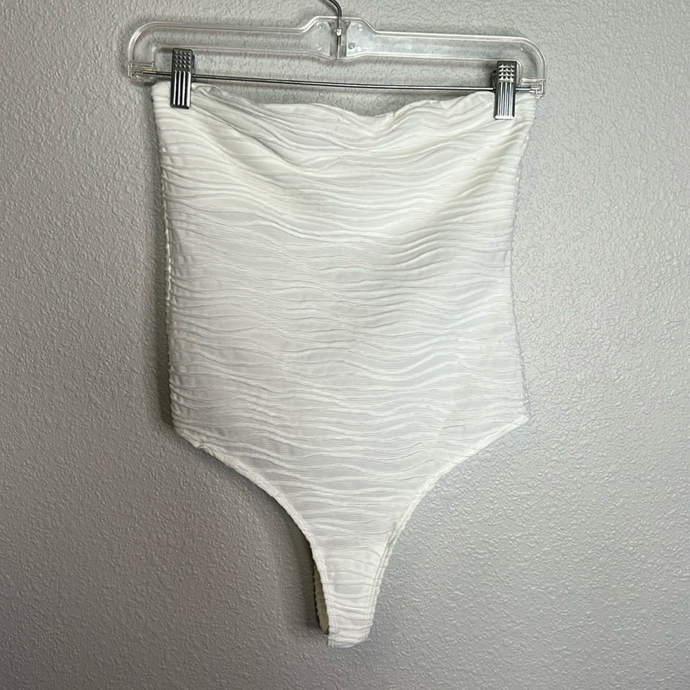 Princess Polly Strapless Textured Bodysuit White Size 4